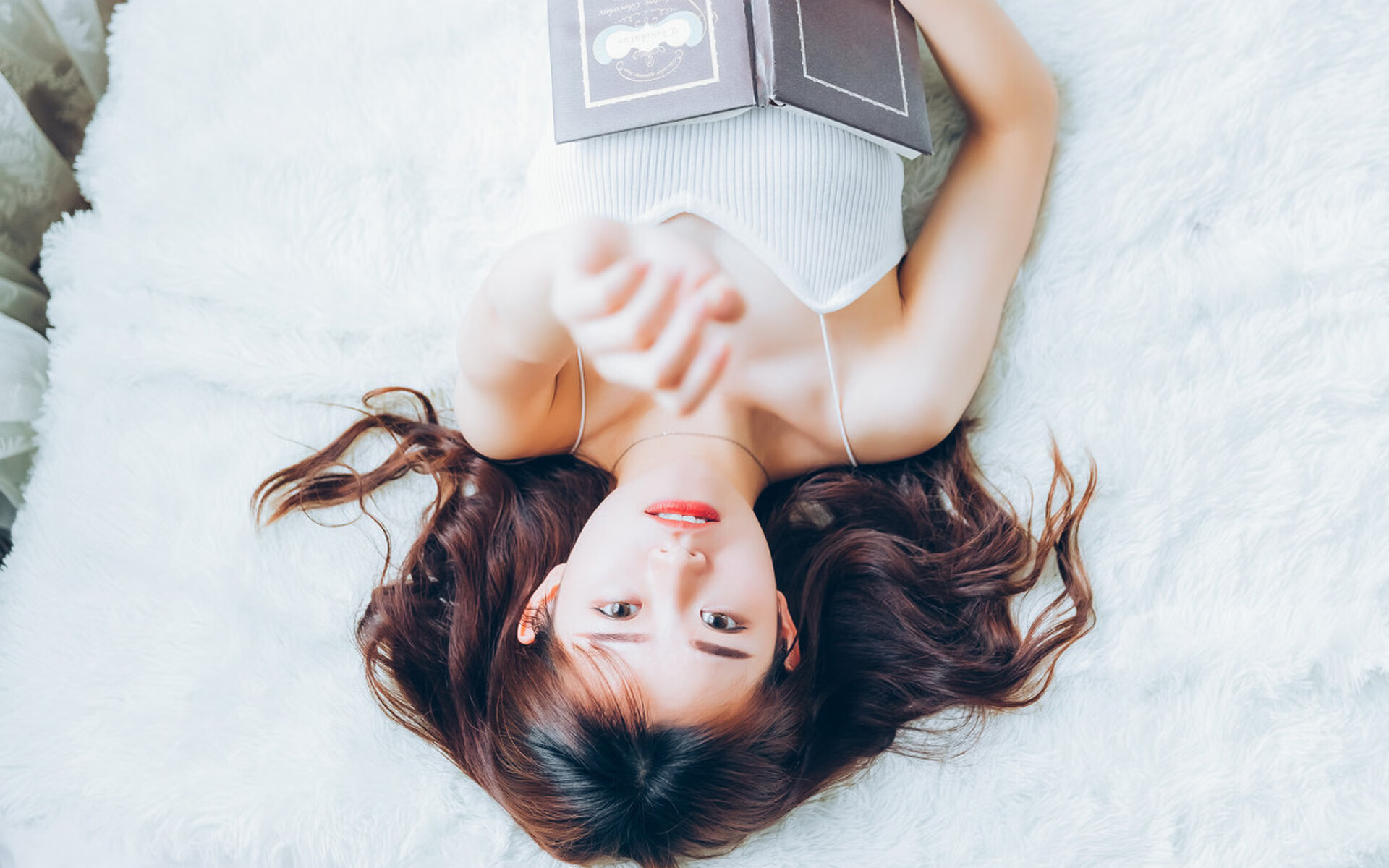 开云体育视频直播-新星崛起：豪门车队争夺未来冠军的希望，新星崛起的成语